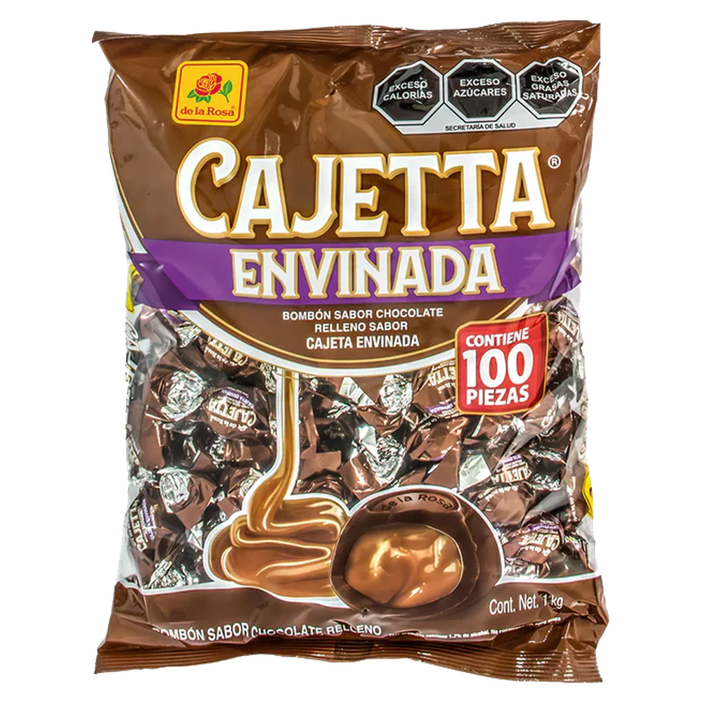 Imagen de productos De La Rosa, como dulces tradicionales mexicanos, incluyendo opciones como mazapanes, pulpas, caramelos, gomitas, malvaviscos, paletas, bombones y chocolates, en diversas presentaciones individuales o en bolsa, con empaques coloridos característicos de la marca.
