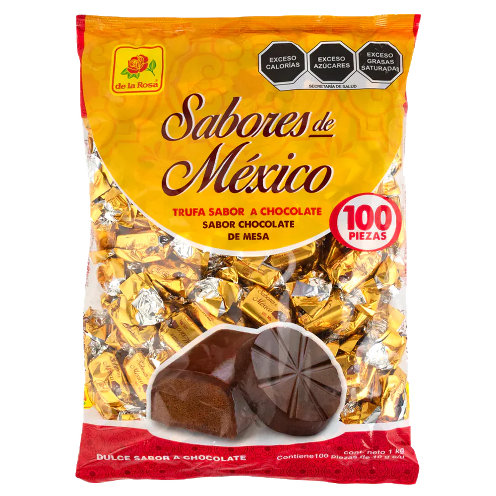 Imagen de productos De La Rosa, como dulces tradicionales mexicanos, incluyendo opciones como mazapanes, pulpas, caramelos, gomitas, malvaviscos, paletas, bombones y chocolates, en diversas presentaciones individuales o en bolsa, con empaques coloridos característicos de la marca.